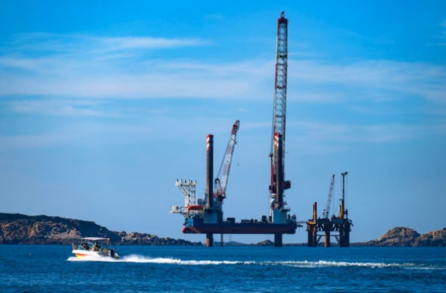 offshore platform stabilization